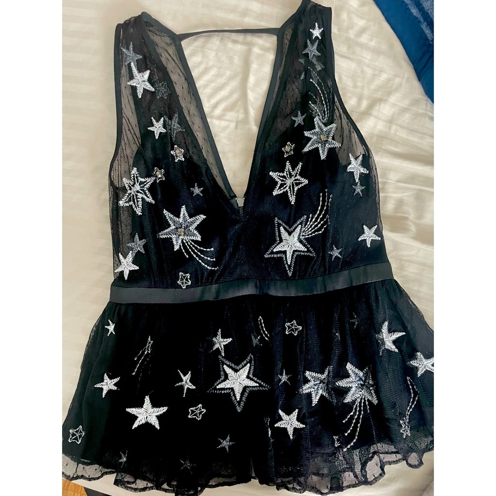 NWT Express star too size 2